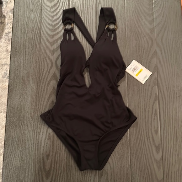Becca One Piece Swimsuit- Brand New 🌴🏖🌴🌴🌴 - Picture 2 of 11